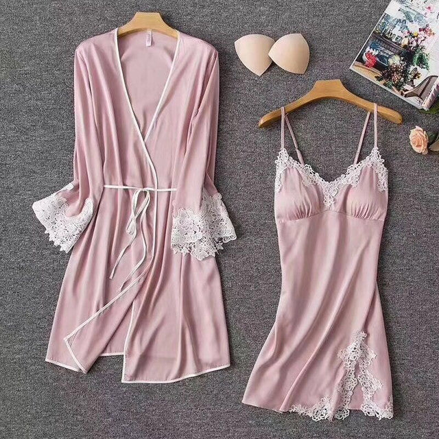 Set cămașă de noapte și halat Vasha Soft Elegance